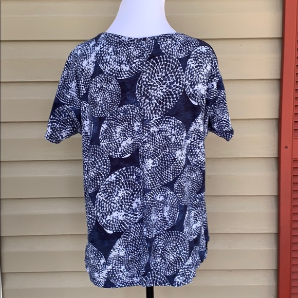 New Directions women’s navy&white blouse $5/25 - Picture 4 of 6